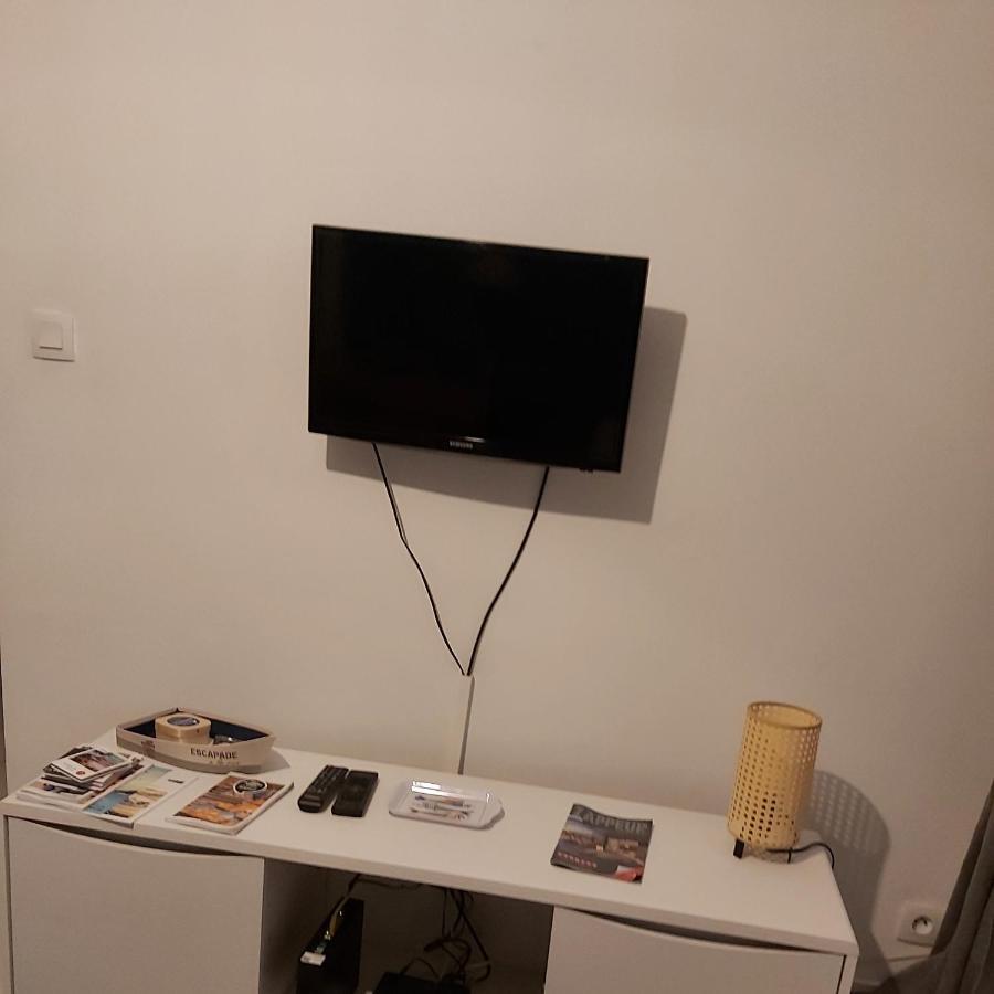 T2 Parking A Reserver Wi-Fi 10' A Pied Du Port Vannes Exterior foto