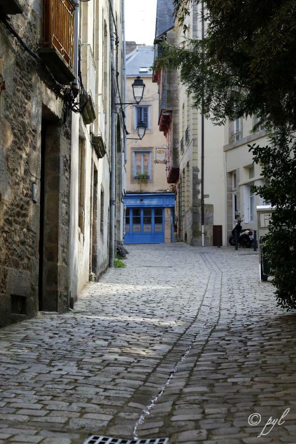 T2 Parking A Reserver Wi-Fi 10' A Pied Du Port Vannes Exterior foto